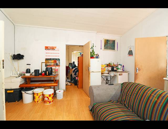 9 BEDROOM HOUSE FOR SALE IN KEW